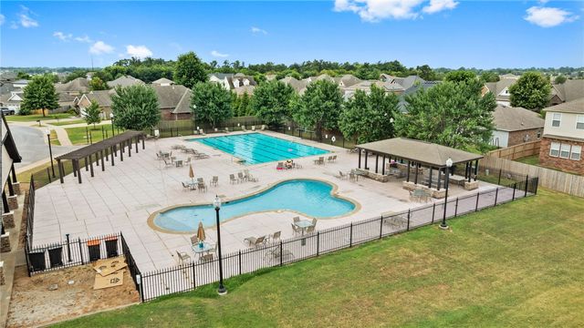 4215 Crosshill Cove, Springdale, AR 72762