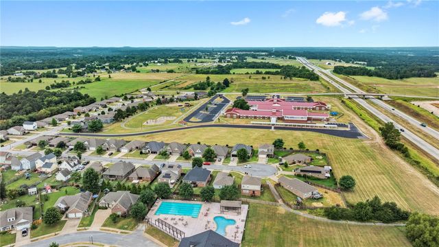 4215 Crosshill Cove, Springdale, AR 72762