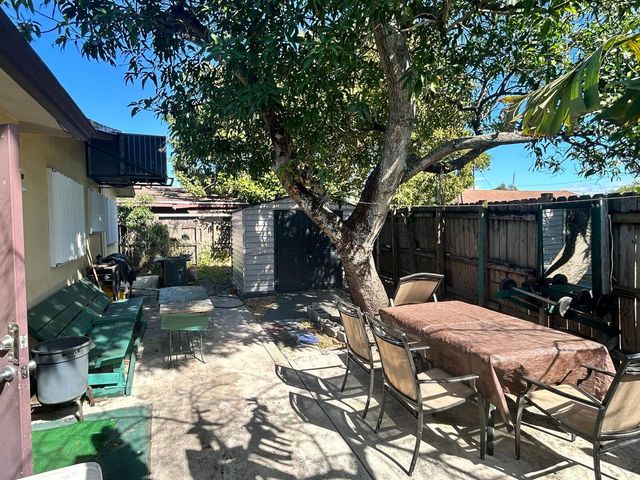 142 NW 8th Avenue, Dania Beach, FL 33004