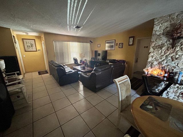 142 NW 8th Avenue, Dania Beach, FL 33004