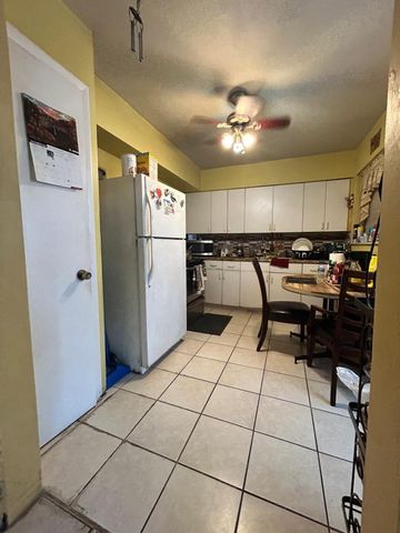 142 NW 8th Avenue, Dania Beach, FL 33004