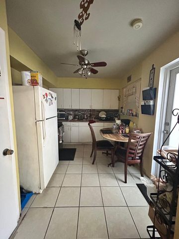 142 NW 8th Avenue, Dania Beach, FL 33004