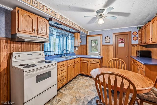 4862 Grand Boulevard, Newton Falls, OH 44444