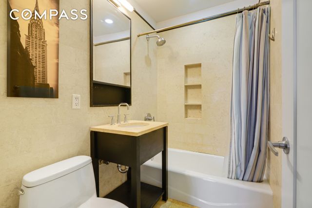 4427 Purves St Apt 8A, New York City, NY 11101