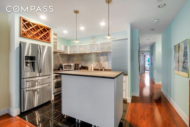 4427 Purves St Apt 8A, New York City, NY 11101