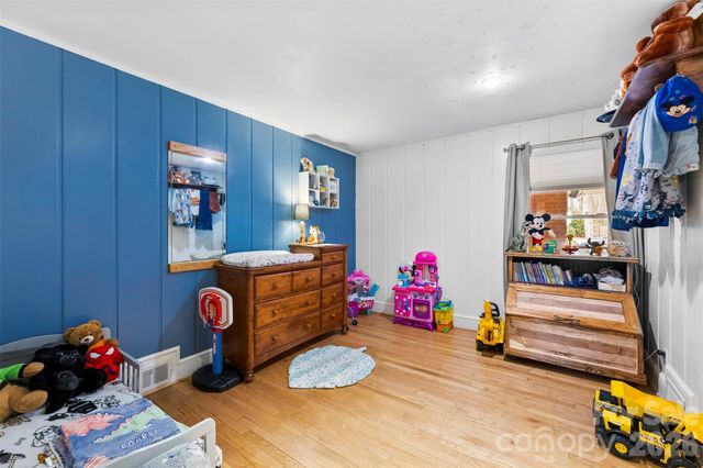 210 Avondale Drive, Lexington, NC 27295