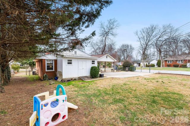 210 Avondale Drive, Lexington, NC 27295