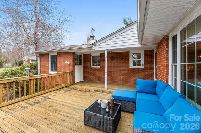 210 Avondale Drive, Lexington, NC 27295