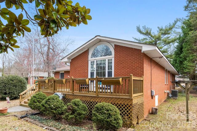 210 Avondale Drive, Lexington, NC 27295