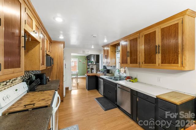 210 Avondale Drive, Lexington, NC 27295