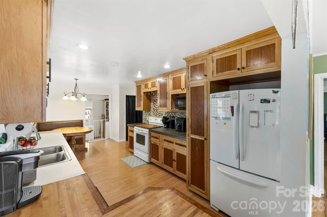 210 Avondale Drive, Lexington, NC 27295