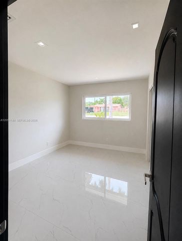 3430 SW 17th St, Fort Lauderdale, FL 33312