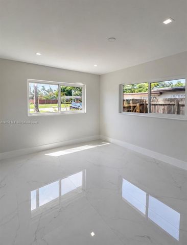 3430 SW 17th St, Fort Lauderdale, FL 33312