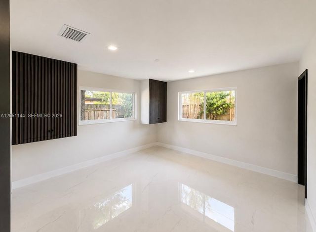 3430 SW 17th St, Fort Lauderdale, FL 33312