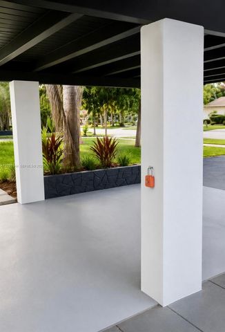 3430 SW 17th St, Fort Lauderdale, FL 33312