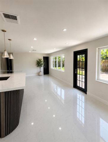 3430 SW 17th St, Fort Lauderdale, FL 33312