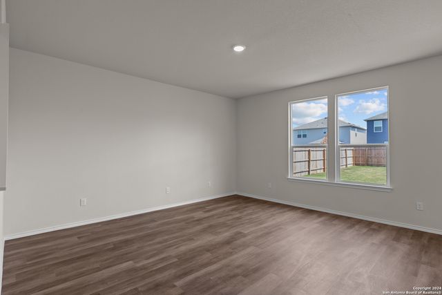 1331 Casa Luminar, Converse, TX 78109