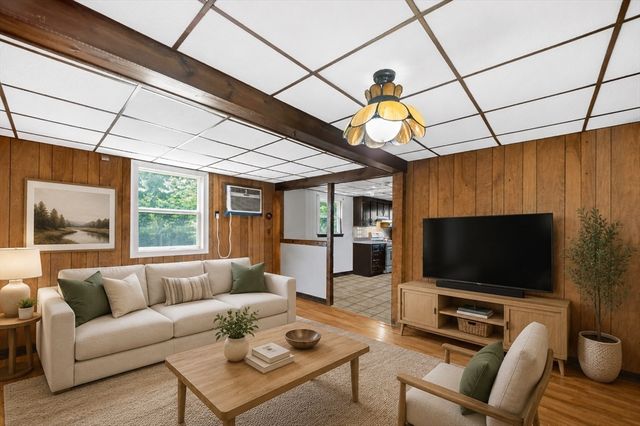 2 Mill St, Beverly, MA 01915