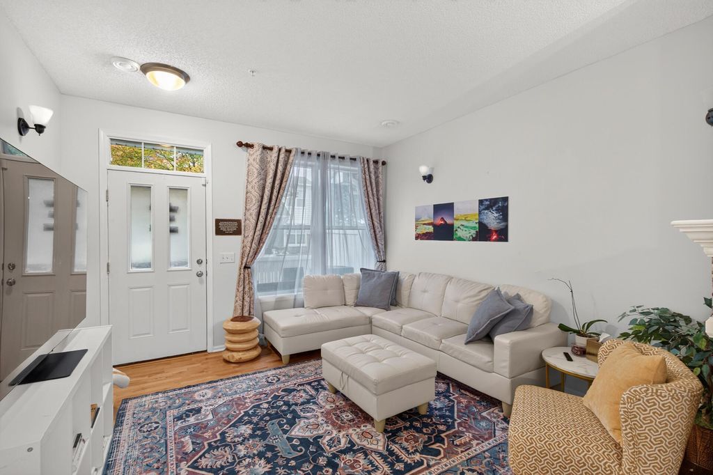 1948 Commonwealth Boulevard 7, Chanhassen, MN 55317 — photo 4