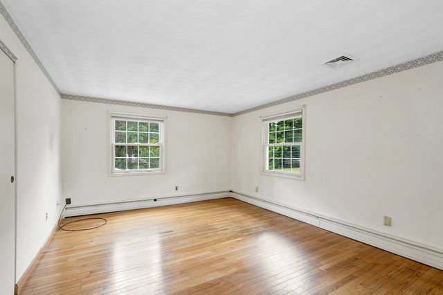 16 Porter Rd, Chelmsford, MA 01824