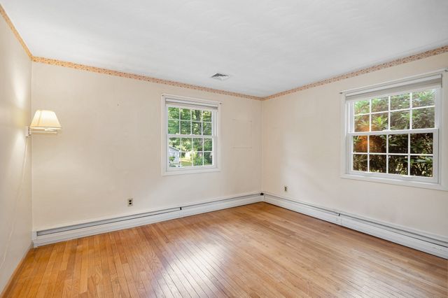 16 Porter Rd, Chelmsford, MA 01824