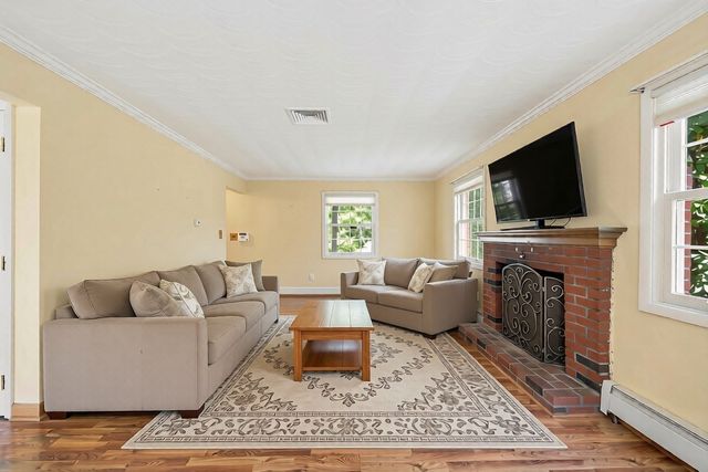 16 Porter Rd, Chelmsford, MA 01824