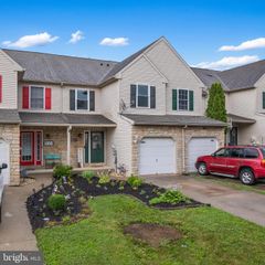 8067 HERITAGE DR, Alburtis, PA 18011