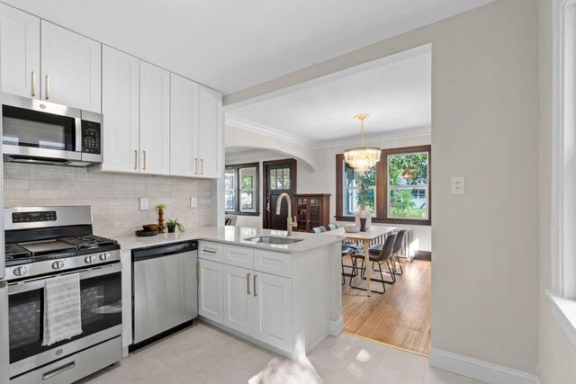 1438 Stanford Avenue, Saint Paul, MN 55105