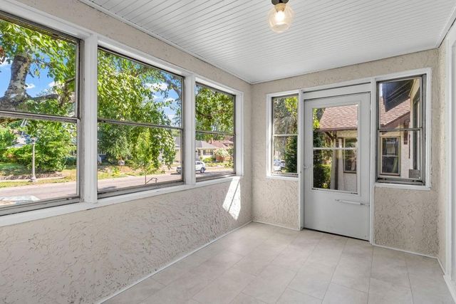 1438 Stanford Avenue, Saint Paul, MN 55105