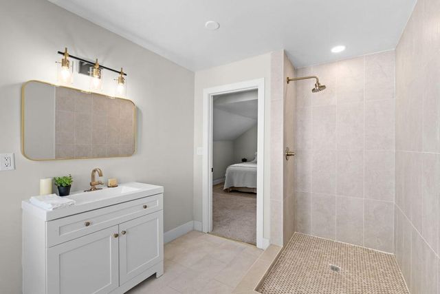 1438 Stanford Avenue, Saint Paul, MN 55105