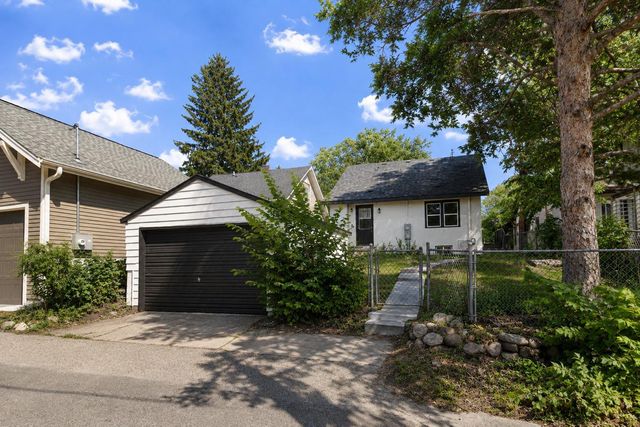 1438 Stanford Avenue, Saint Paul, MN 55105