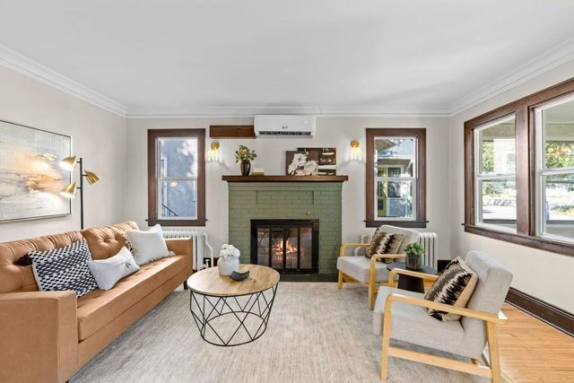 1438 Stanford Avenue, Saint Paul, MN 55105