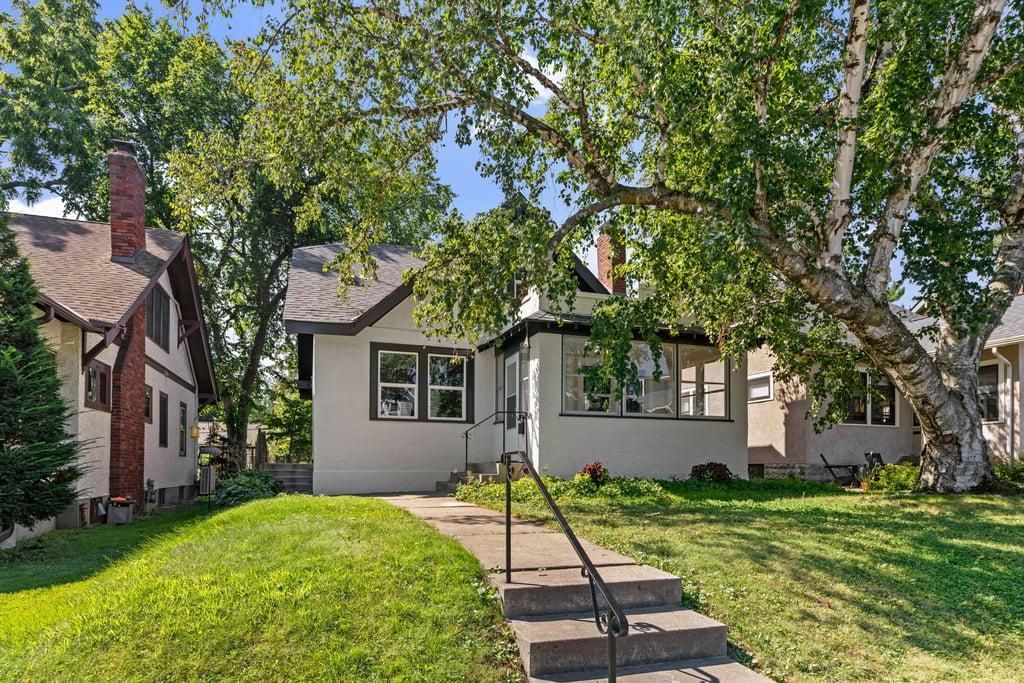 1438 Stanford Avenue, Saint Paul, MN 55105