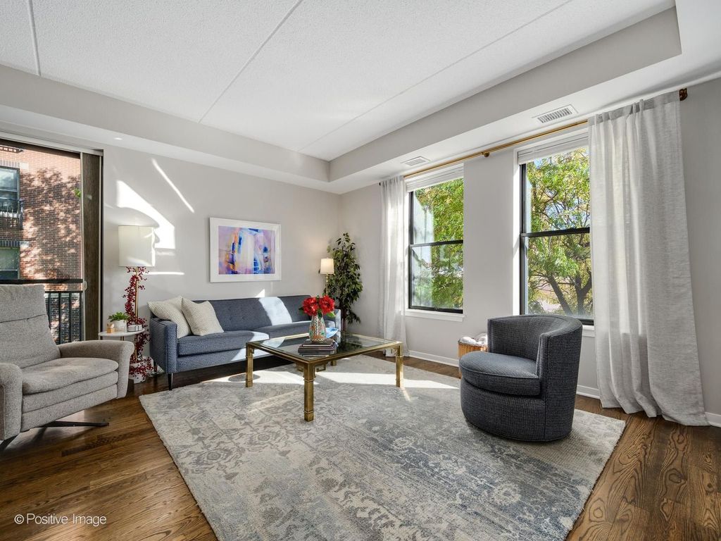 2335 W Belle Plaine Avenue 209, Chicago, IL 60618 — photo 5