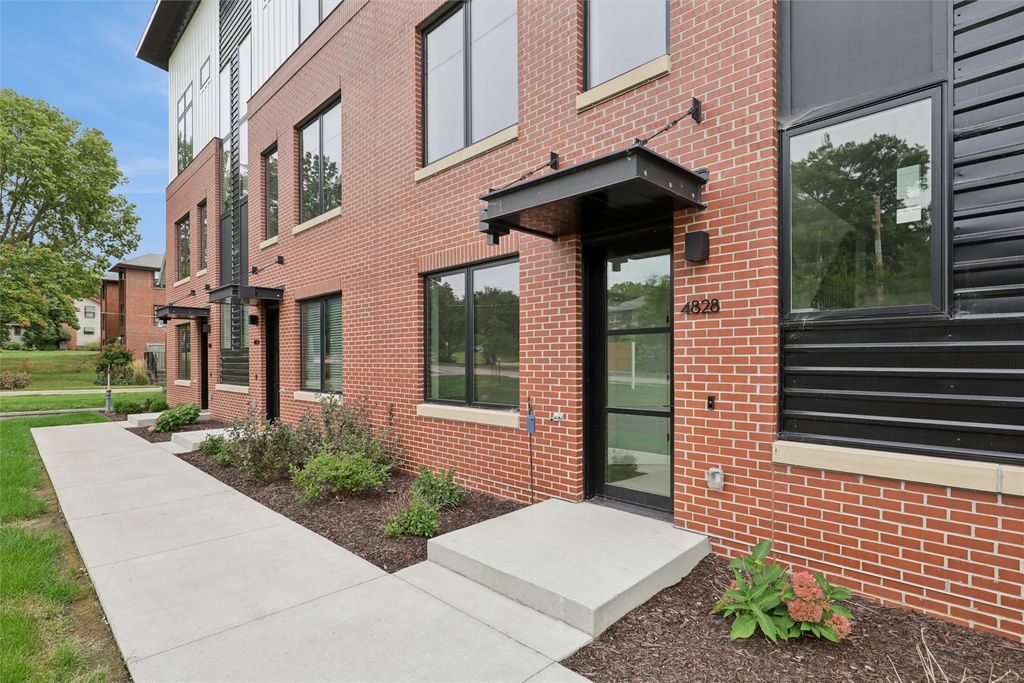 4848 Ingersoll Avenue, Des Moines, IA 50312