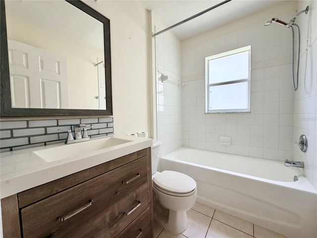 7838 CARRIAGE POINTE DRIVE, Gibsonton, FL 33534