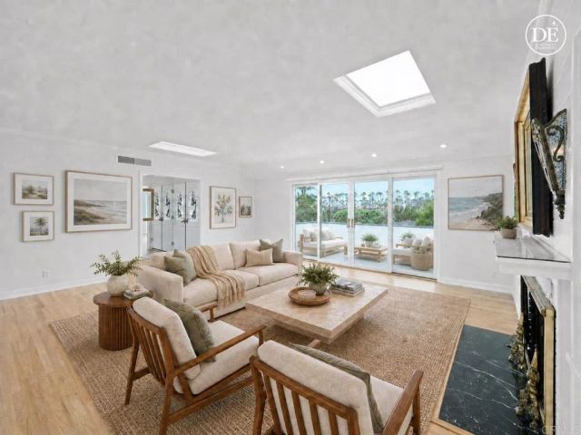 7920 Avenida Alamar, La Jolla, CA 92037