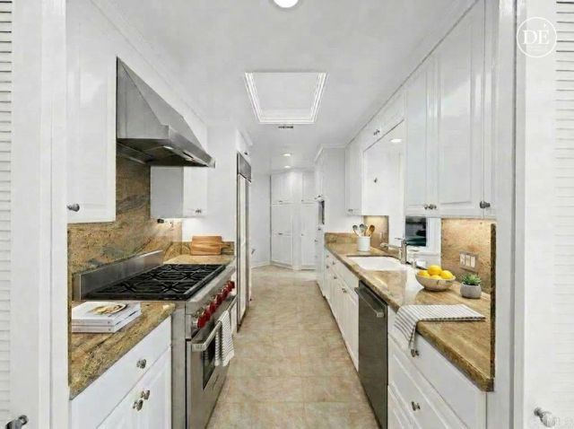 7920 Avenida Alamar, La Jolla, CA 92037