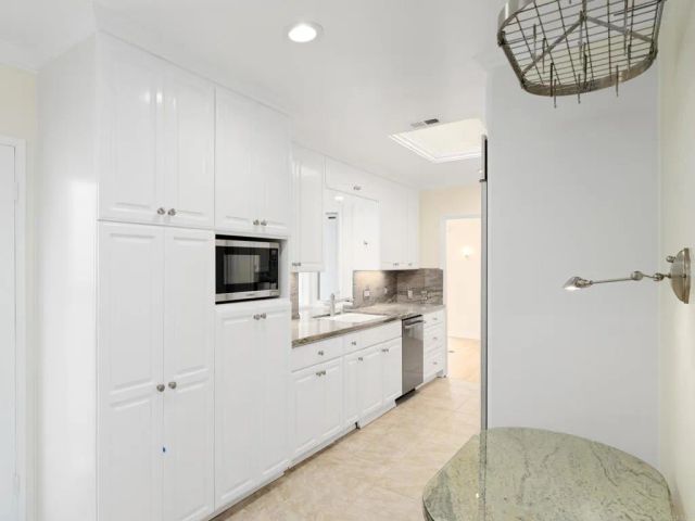 7920 Avenida Alamar, La Jolla, CA 92037