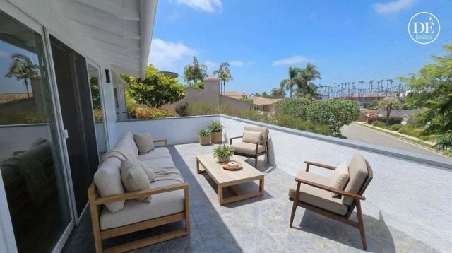7920 Avenida Alamar, La Jolla, CA 92037