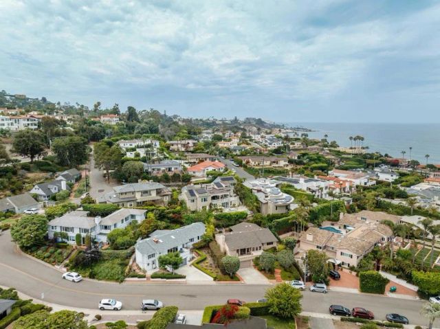 7920 Avenida Alamar, La Jolla, CA 92037
