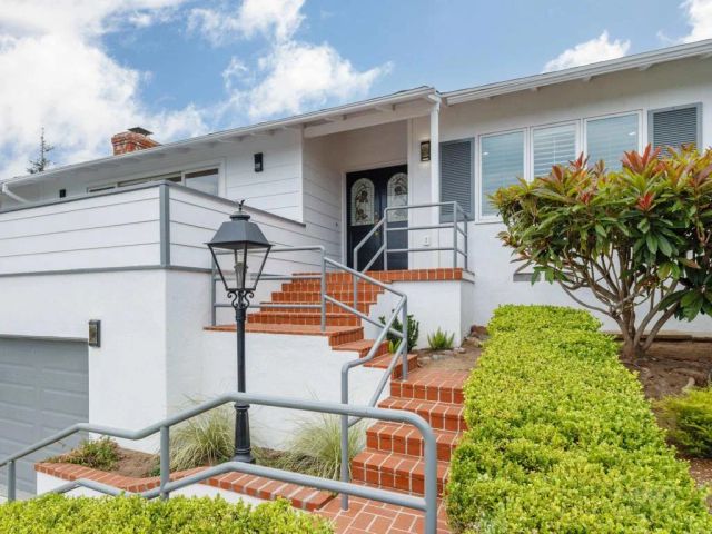 7920 Avenida Alamar, La Jolla, CA 92037