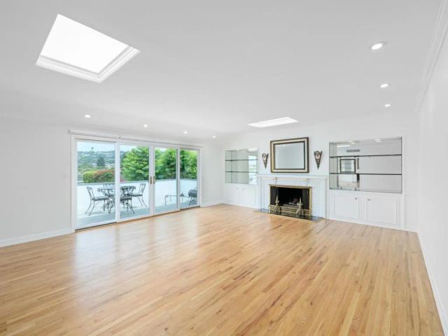 7920 Avenida Alamar, La Jolla, CA 92037