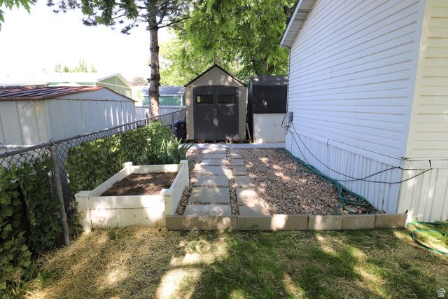 247 HIDDEN DR, Sandy, UT 84070