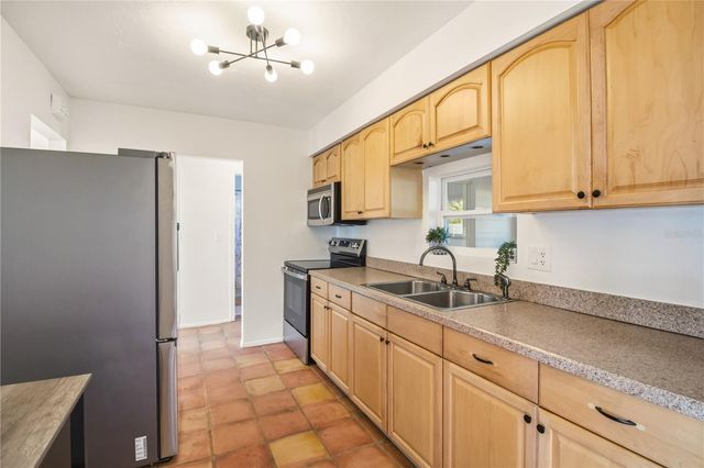 220 62ND STREET NW, Bradenton, FL 34209