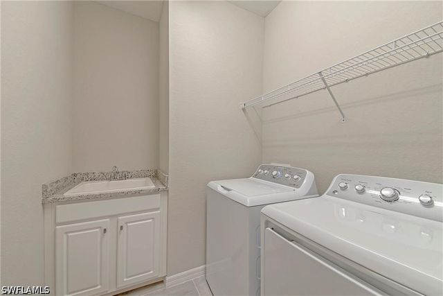 10284 Livorno DR, Fort Myers, FL 33913