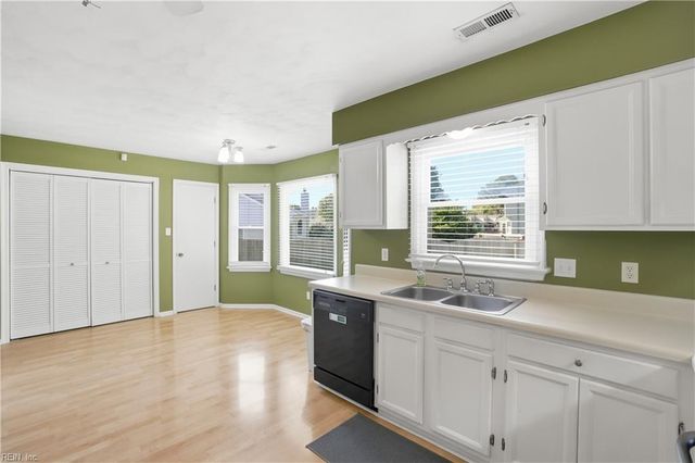 933 Saddleback Trail RD, Chesapeake, VA 23322