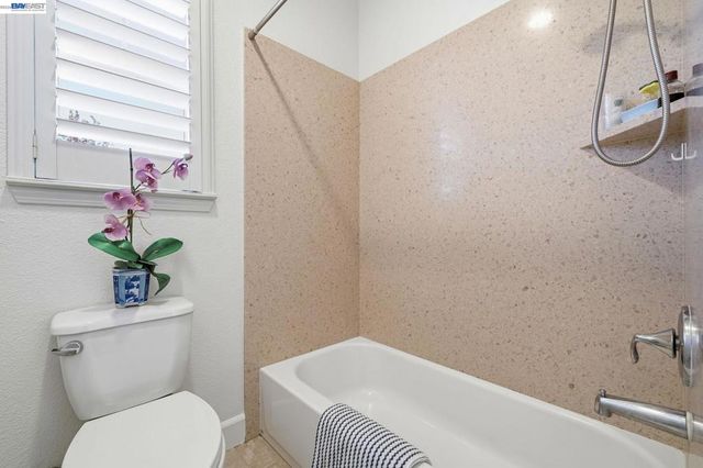 4958 Trescott Ct, Dublin, CA 94568