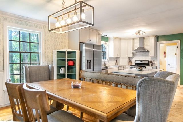 12 Poindexter PL, Newport News, VA 23606