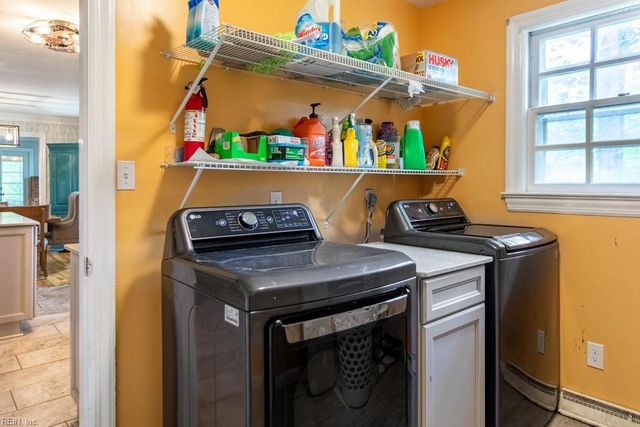 12 Poindexter PL, Newport News, VA 23606